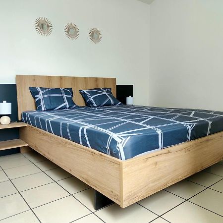 Appartement T2 - Sainte-Marie - 10 Min De L'Aeroport エクステリア 写真