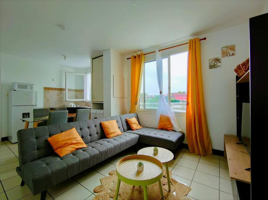 Appartement T2 - Sainte-Marie - 10 Min De L'Aeroport エクステリア 写真