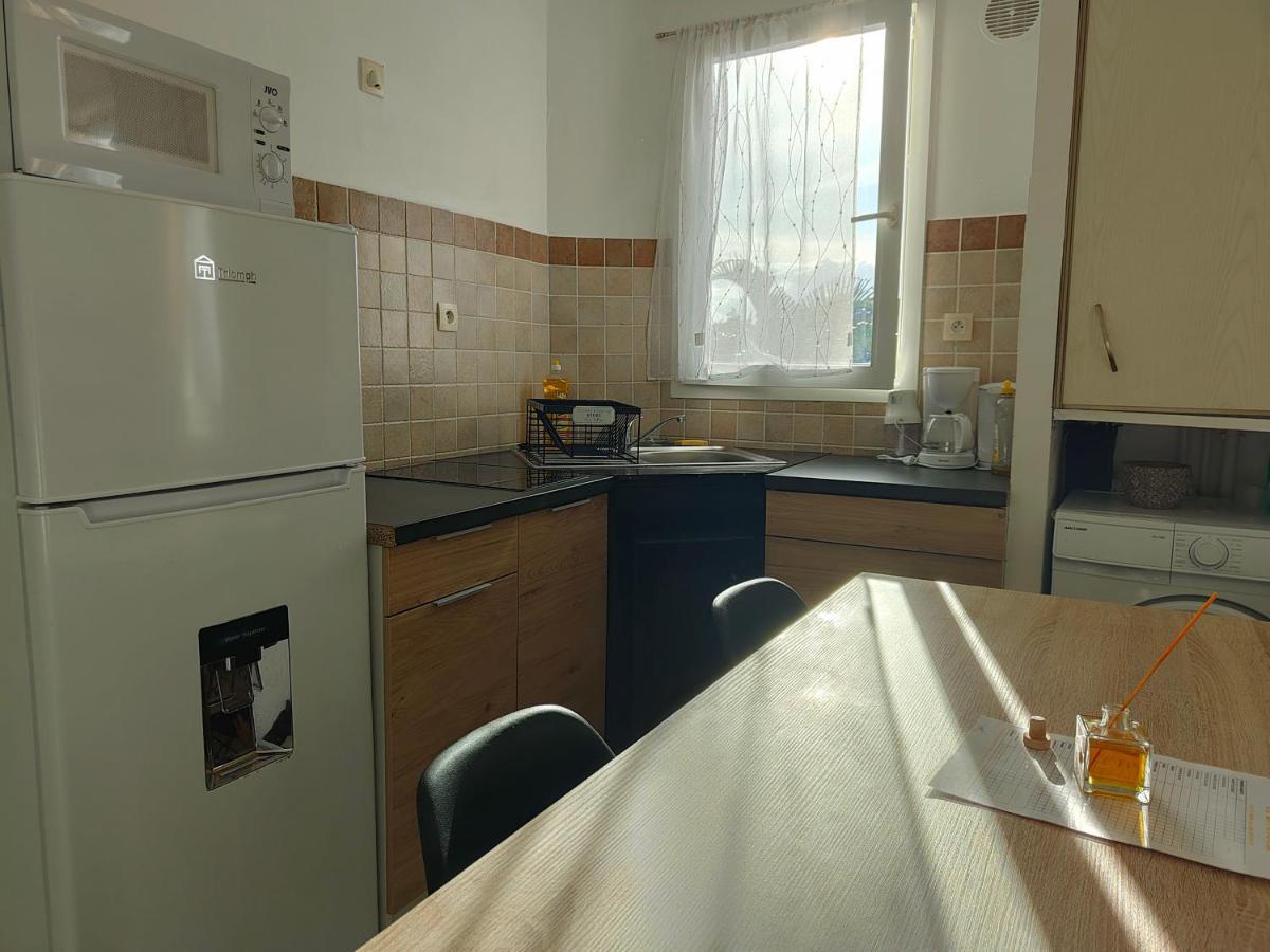 Appartement T2 - Sainte-Marie - 10 Min De L'Aeroport エクステリア 写真